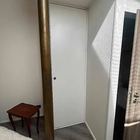 Homestay For 2 In 8 *