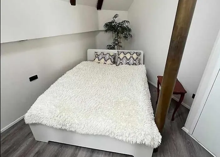 Δωμάτια σε οικογενειακή κατοικία For 2 In 8